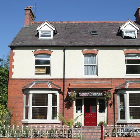 Llangollen Hostel Guest Rooms - No Dormitories - Self Catering Exteriér fotografie