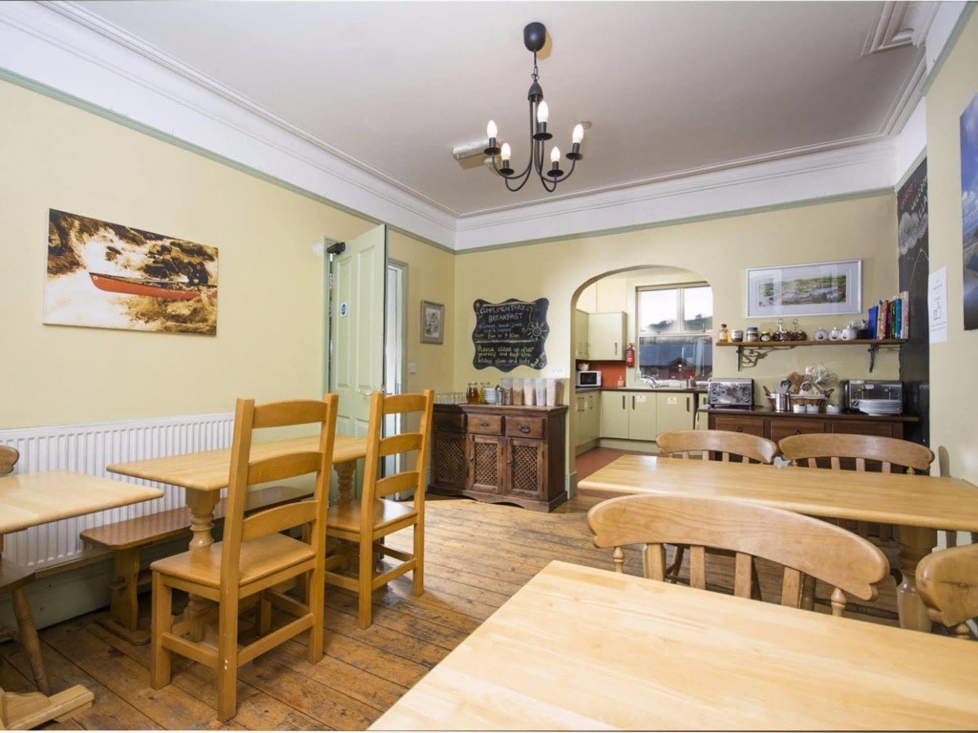 Llangollen Hostel Guest Rooms - No Dormitories - Self Catering Exteriér fotografie
