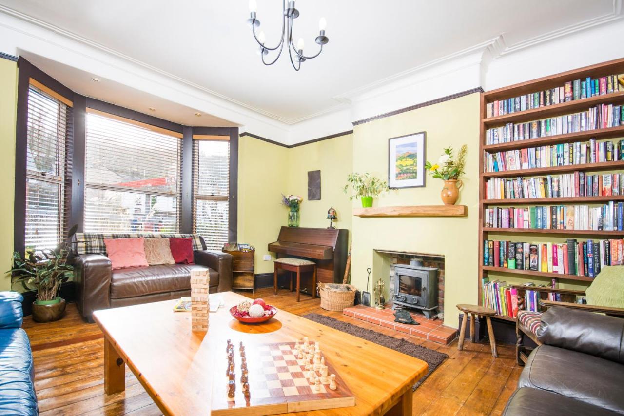 Llangollen Hostel Guest Rooms - No Dormitories - Self Catering Exteriér fotografie